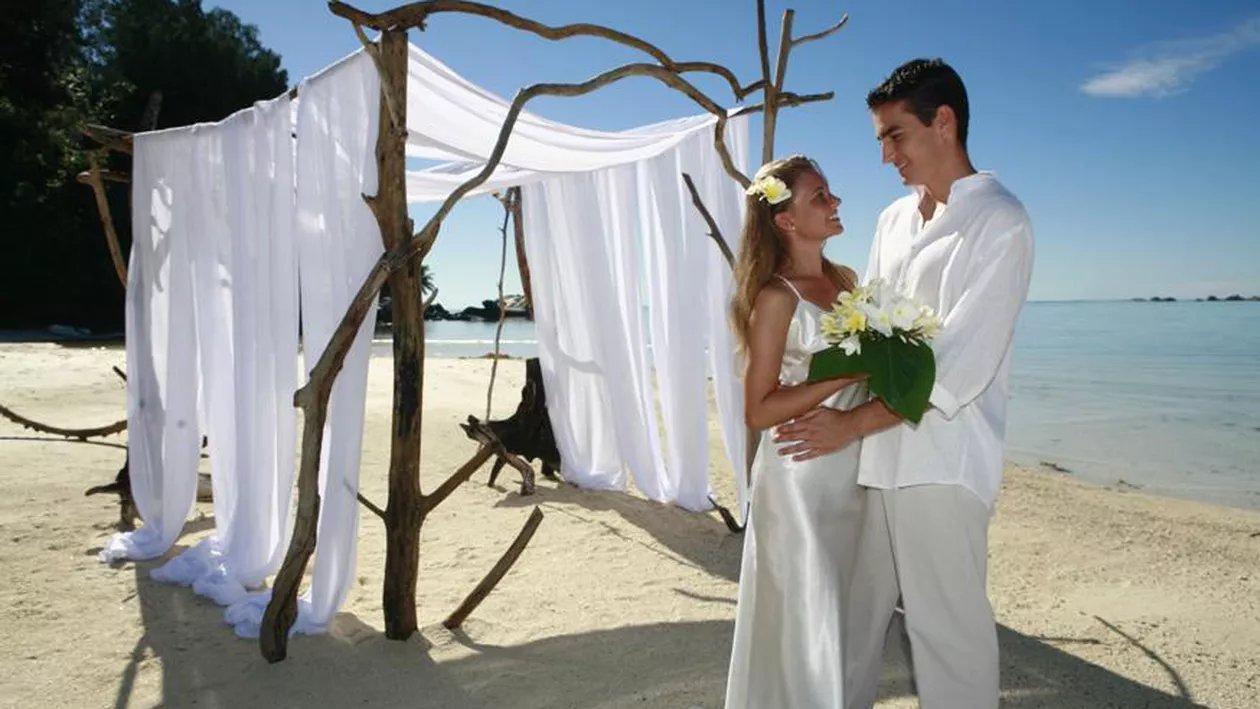 Mazăre vrea să transforme Mamaia în Las Vegas: Turiştii se vor putea căsători în două capele ce vor fi construite în staţiune