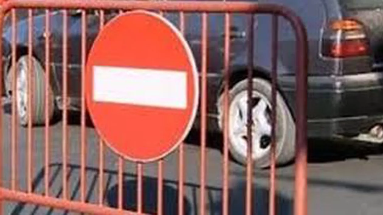 Restricții de circulație în Covasna pentru mașinile de mare tonaj pe drumul surpat în urma ploilor abundente