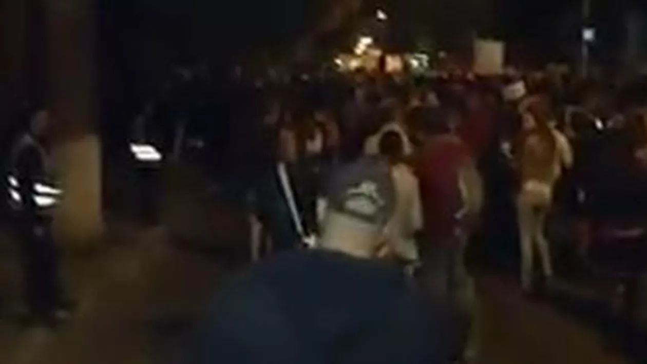 Peste 3.000 de protestatari față de proiectul Roșia Montană au ocupat Piața Lucian Blaga din Cluj