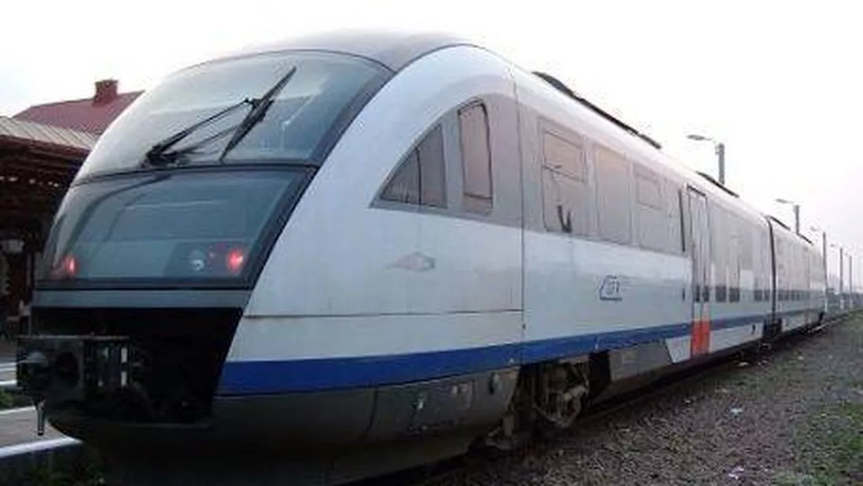 O elevă de 14 ani de la un colegiu din Vâlcea a murit călcată de tren