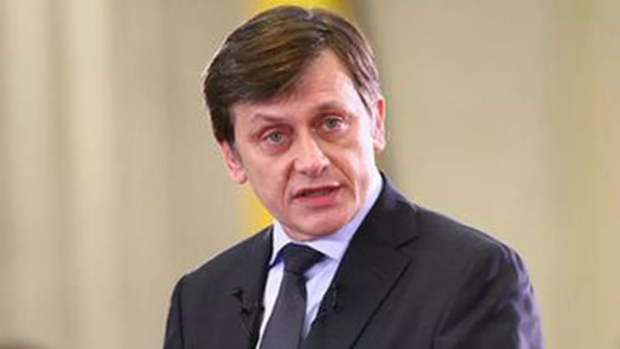 Antonescu, despre lipsa sa de la jurământul lui Gerea: Îmi imaginez că este o reacție la plecarea mea de la discursul domnului Băsescu la precedenta ceremonie