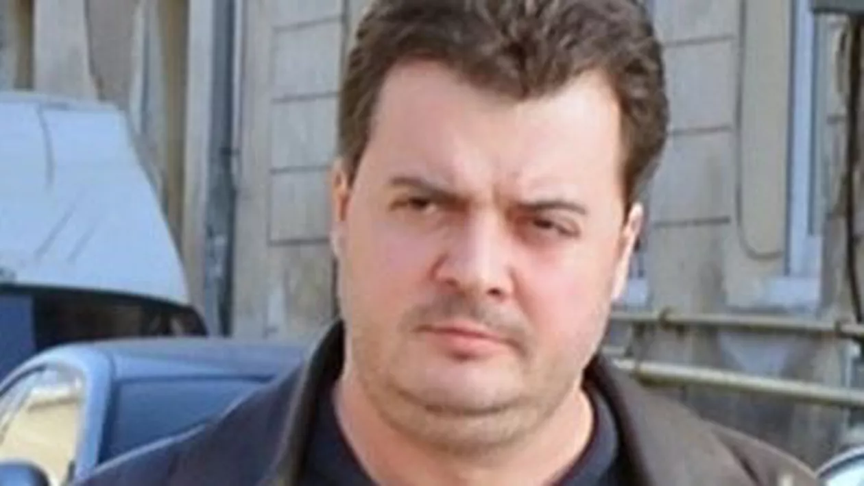 Iași: Un procuror, venit beat la muncă, a adormit cu capul pe birou în timpul audierilor