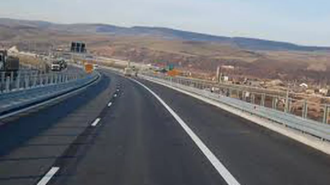 Șofer de 19 ani, prins de Poliţie circulând cu 203 km/h pe Autostrada Transilvania