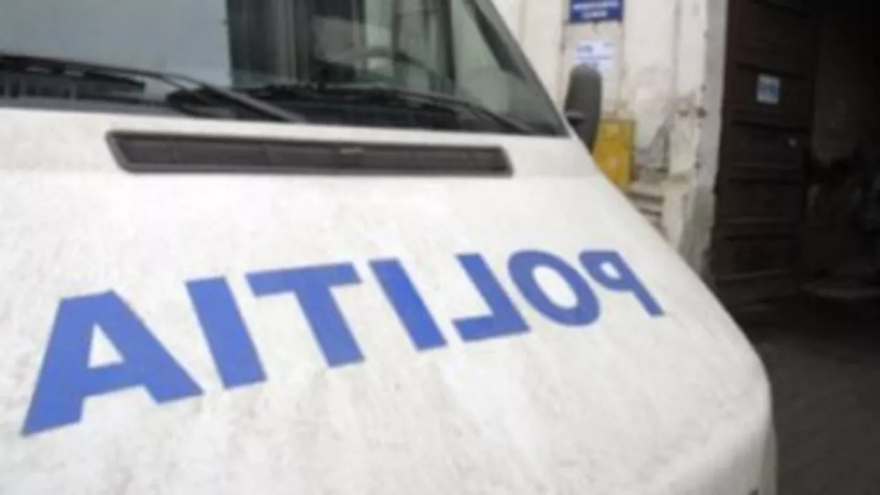 Psihologul Poliţiei Bihor şi un agent al Protecţiei Interne, reţinuţi pentru trafic de influenţă
