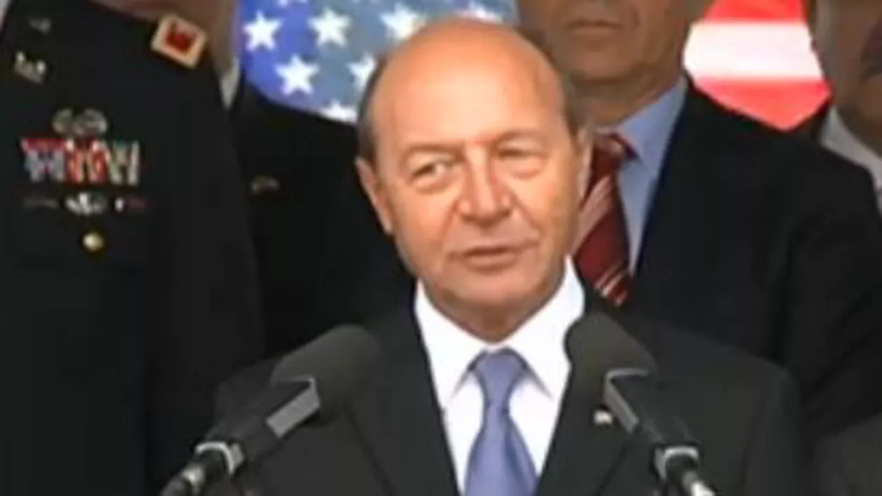 Traian Băsescu, la Deveselu: Asistăm la integrarea României în sistemele NATO. Vă doresc tuturor satisfacţia pe care o am eu în acest moment (VIDEO)