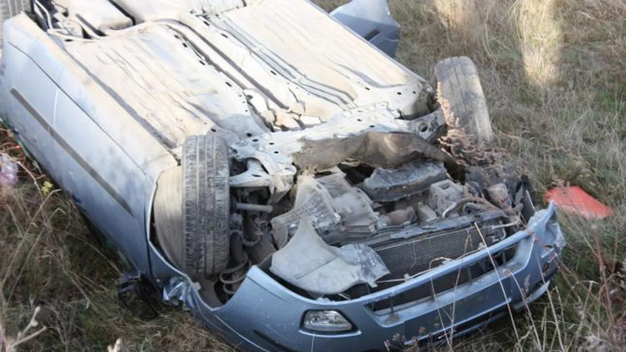 Buzău: Un bărbat a murit după ce s-a răsturnat cu o maşină furată