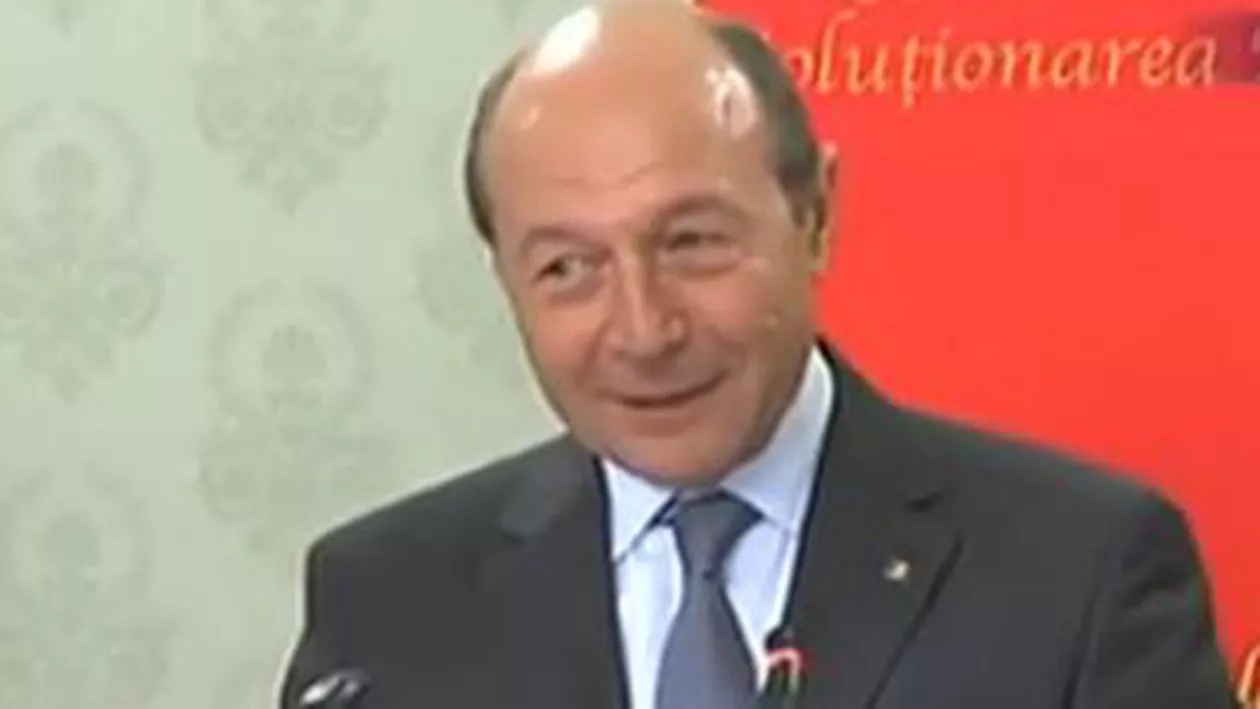 Traian Băsescu, la „Gala Mediatorilor 2013”: Vă mulțumesc pentru acest premiu pe care nu sunt convins că îl merit