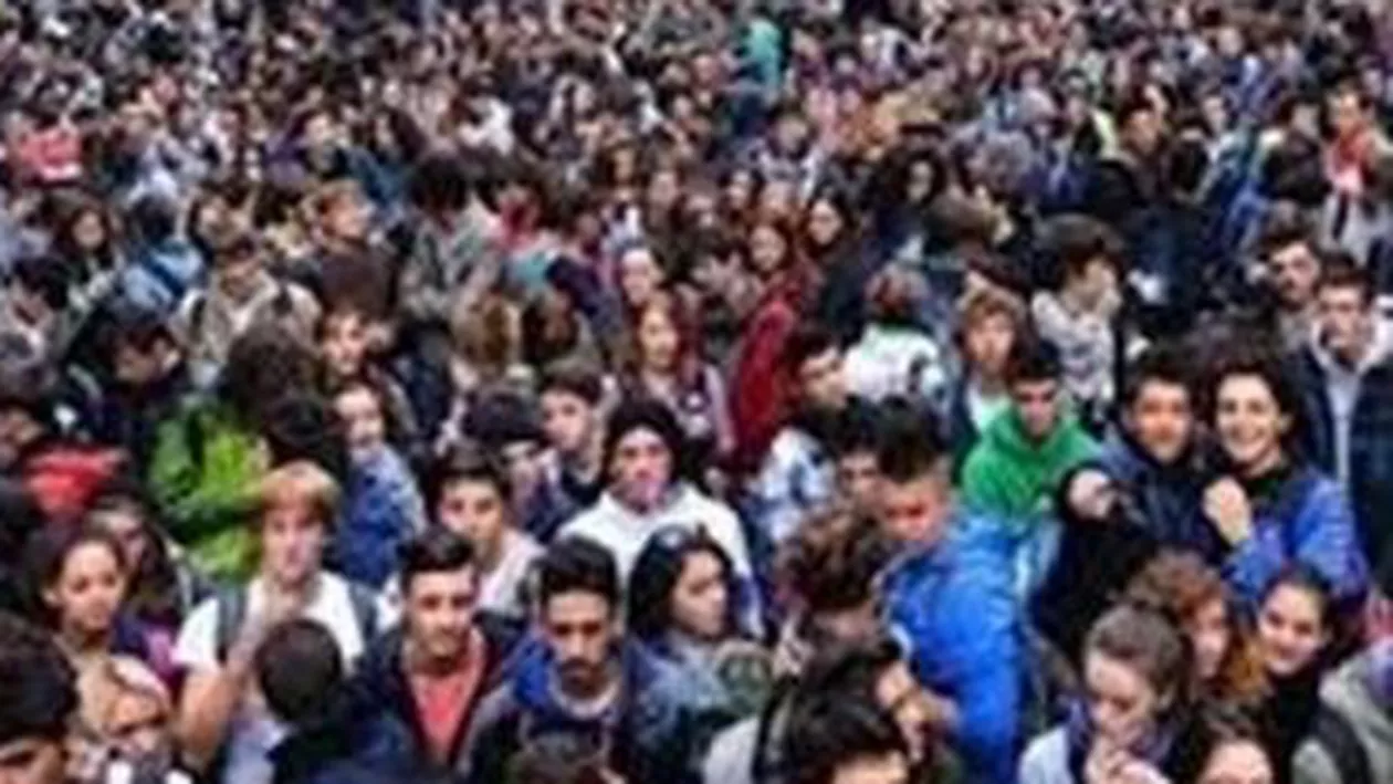 Studenții ies în stradă, iar elevii fac grevă japoneză, în semn de protest față de subfinanțarea educației