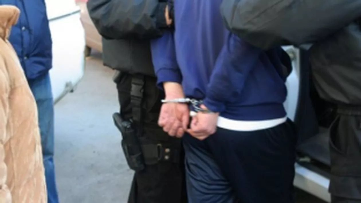 Tulcea: Un adolescent a fost arestat preventiv, fiind acuzat că a întreținut relații sexuale cu un băiat de șapte ani