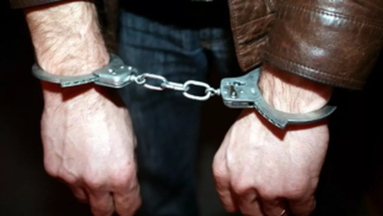 Românul care și-a ucis fiul și soția în SUA a fost arestat pentru 29 de zile