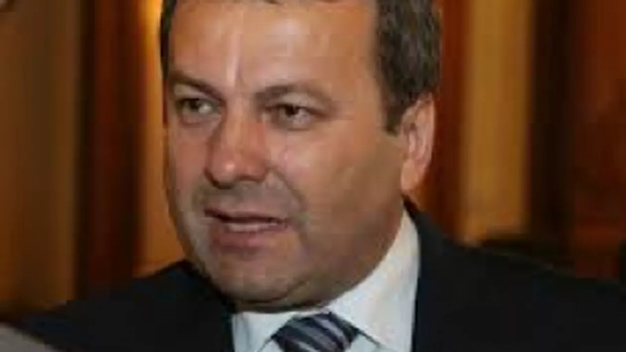 Ialomițianu îl corectează pe Ponta: Legea Finanțelor publice permite plata salariilor și a pensiilor, chiar și dacă bugetul nu a fost aprobat