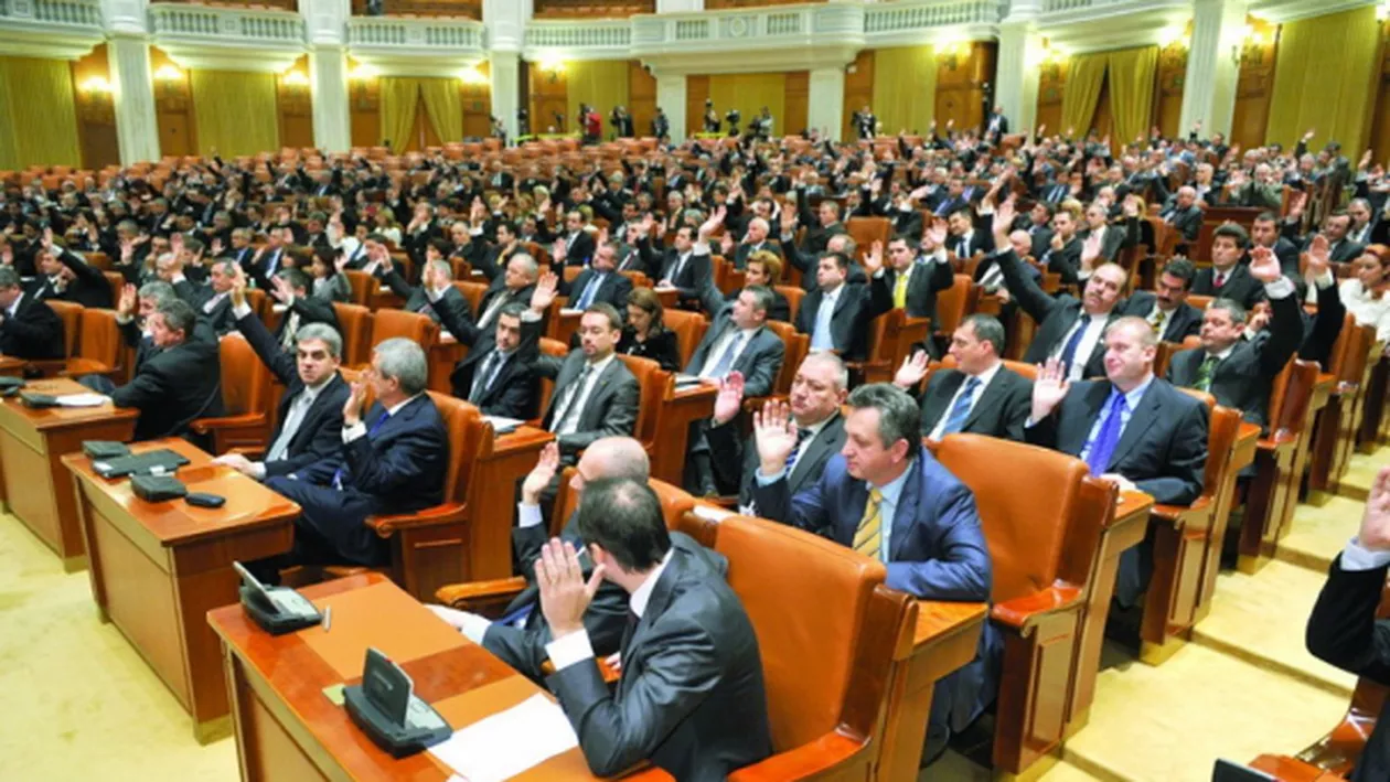 Parlamentul a adoptat legea de abilitare a Guvernului să emită ordonanţe în vacanţa parlamentară