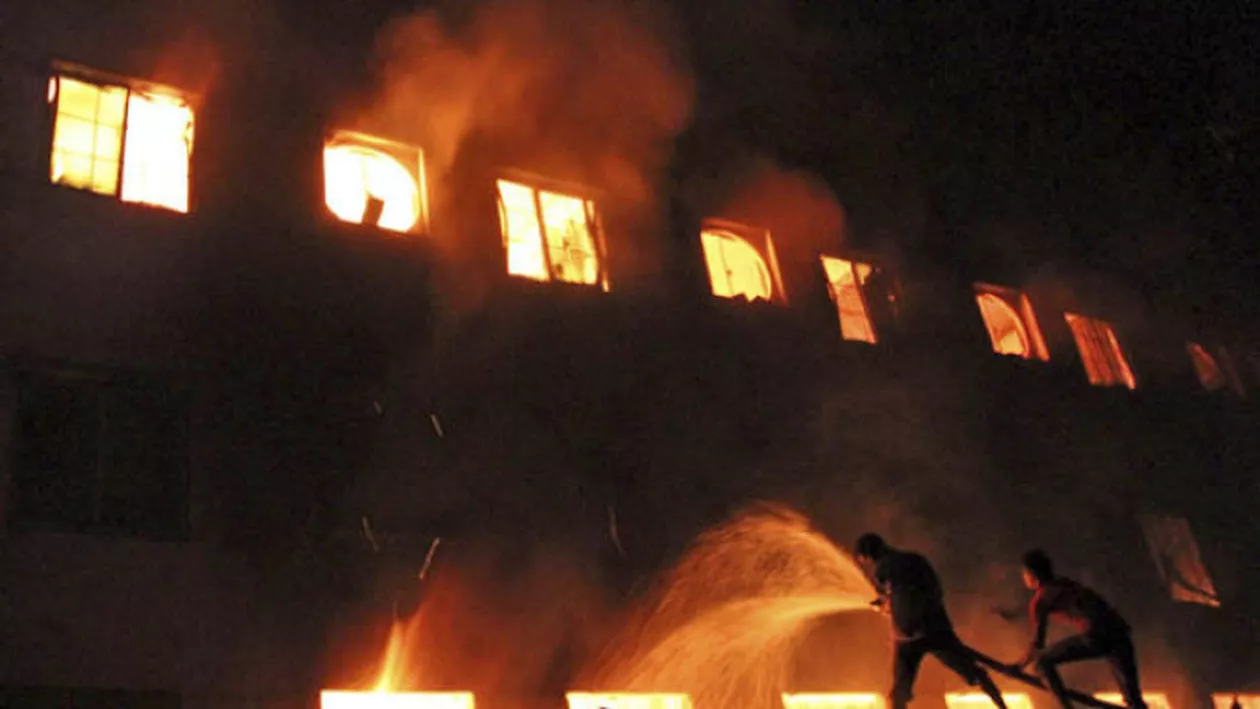 Italia: Patru morţi şi doi răniţi grav într-un incendiu declanşat la o fabrică chineză de textile