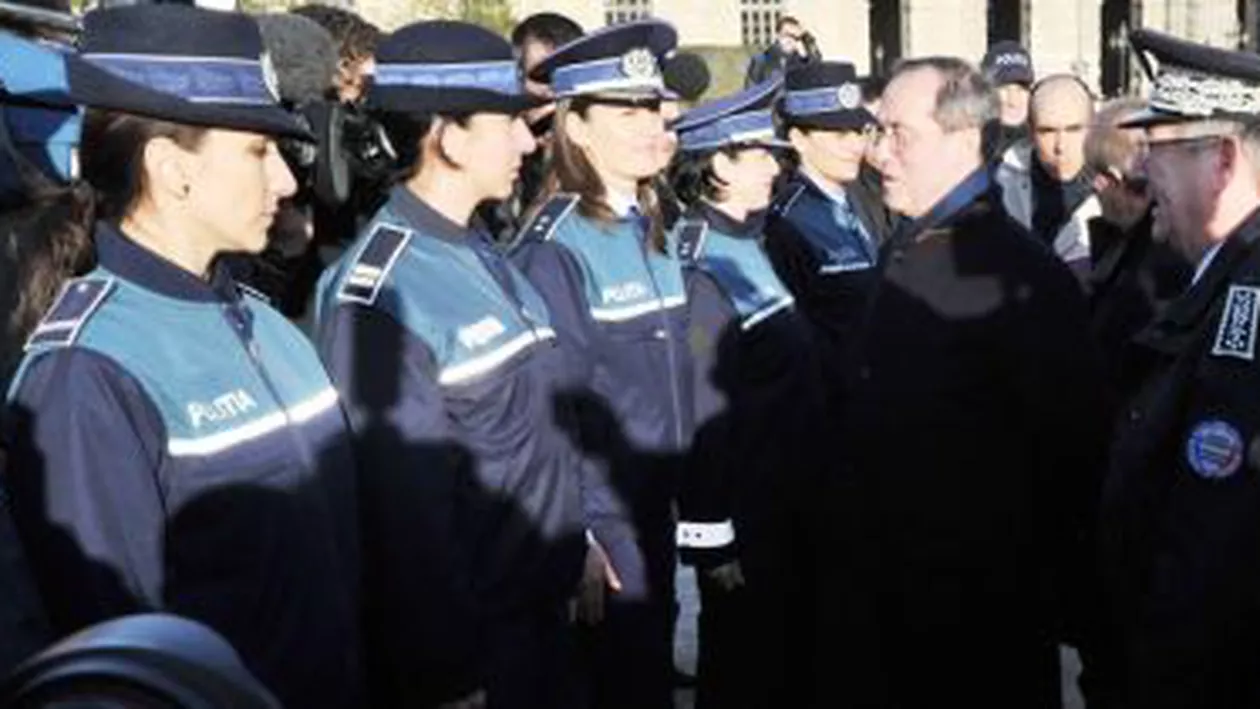 Aproximativ 20 de polițiști, trimiși la Paris pentru a ajuta Poliția franceză în combaterea infracțiunilor comise de români