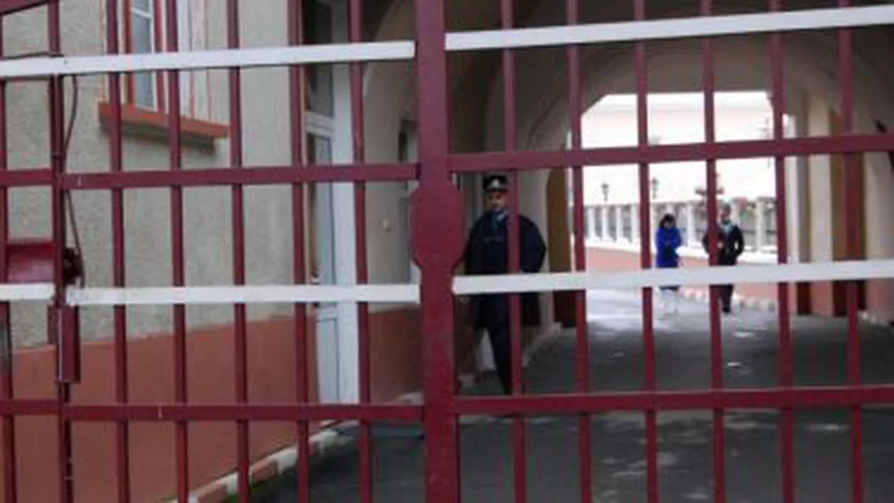 Senatul a aprobat proiectul de lege prin care se permite blocarea comunicațiilor în închisori