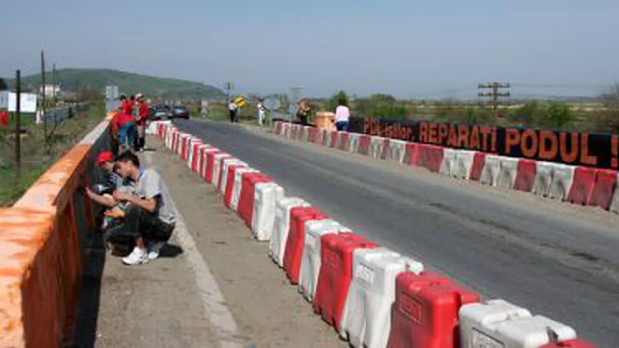 Podul de la Gârleni, redeschis circulației după 15 ani: Lucrarea de reabilitare a costat 1.800.000 lei
