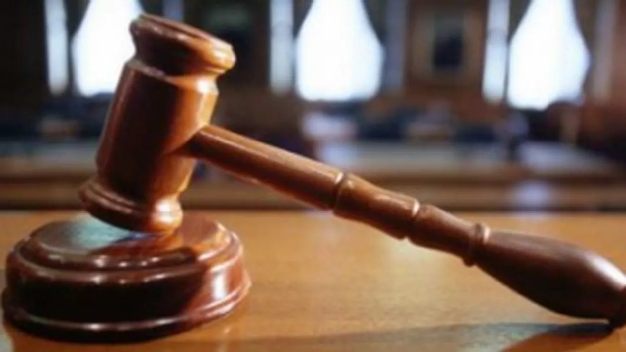 Un judecător din Arad a fost ridicat de DNA după ce a fost prins în flagrant în timp ce lua mită