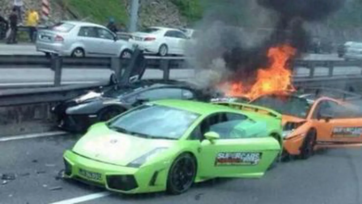 Trei autoturisme Lamborghini, implicate într-un accident pe o autostradă din Singapore