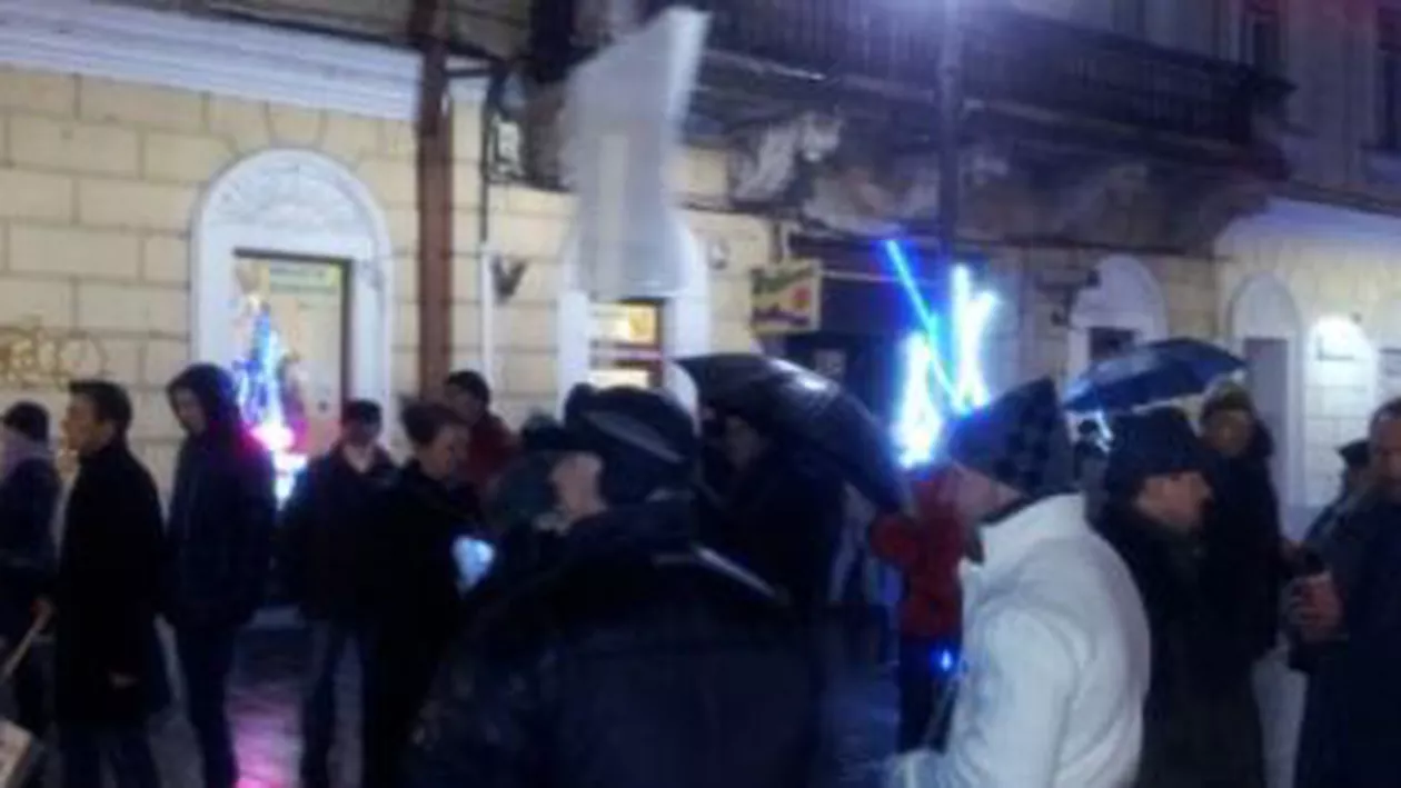 Cluj: Manifestație a partidelor Mișcarea Populară și Forța Civică pentru a comemora un an de guvernare USL