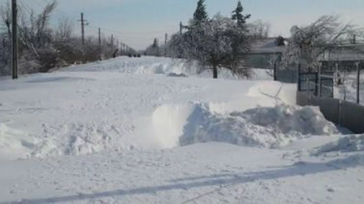 Alba: Aproximativ 200 de persoane din trei sate sunt izolate din cauza zăpezii