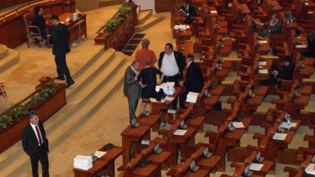 Moțiunea simplă ”Descentralizarea USL, feudalizarea României” a fost respinsă de Camera Deputaților