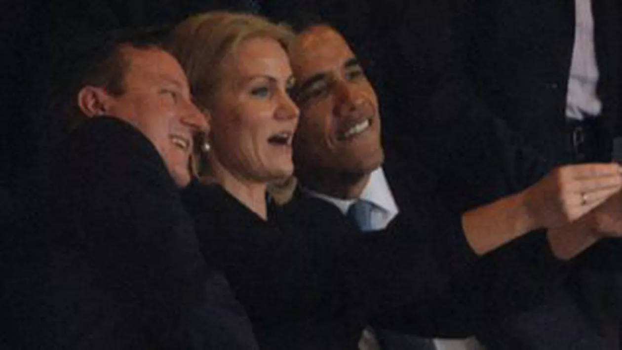 Cel mai important ”selfie” al anului: Barack Obama, alături de premierul danez și cel britanic