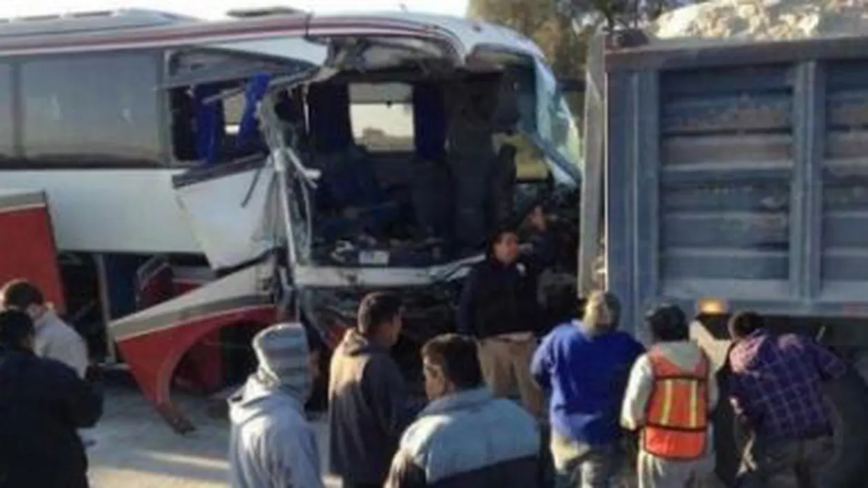 Mexic: Zece români se numără printre victimele unui accident de autocar