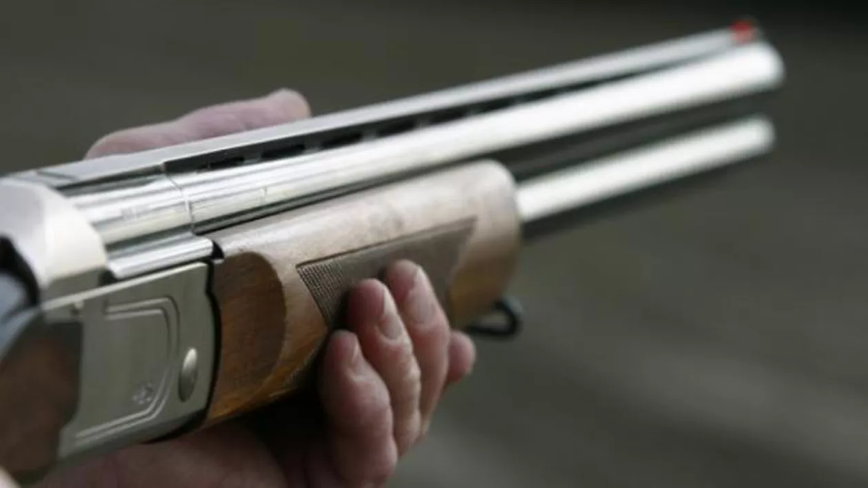 Mehedinţi: Bărbatul care şi-a ucis iubita s-a sinucis, împuşcându-se cu aceeaşi armă