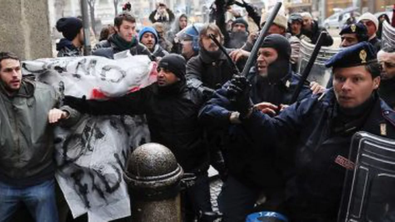Italia: Confruntări între manifestanți și forțele de ordine, în timpul unui protest împotriva austerității