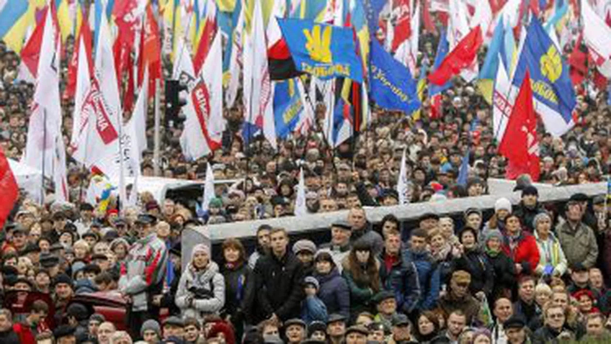 Kiev: Circa 200.000 de opozanți proeuropeni s-au reunit în Piața Independenței
