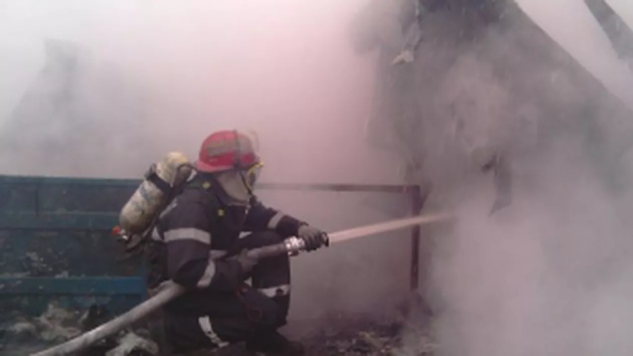 Incendiu în Constanța: Un băiețel de doi ani a murit, iar sora sa mai mică a fost grav rănită