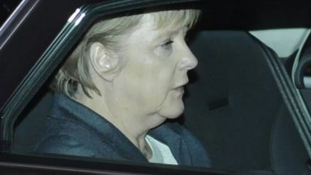 Mașina care o transporta pe Angela Merkel la Berlin, implicată într-un accident ușor