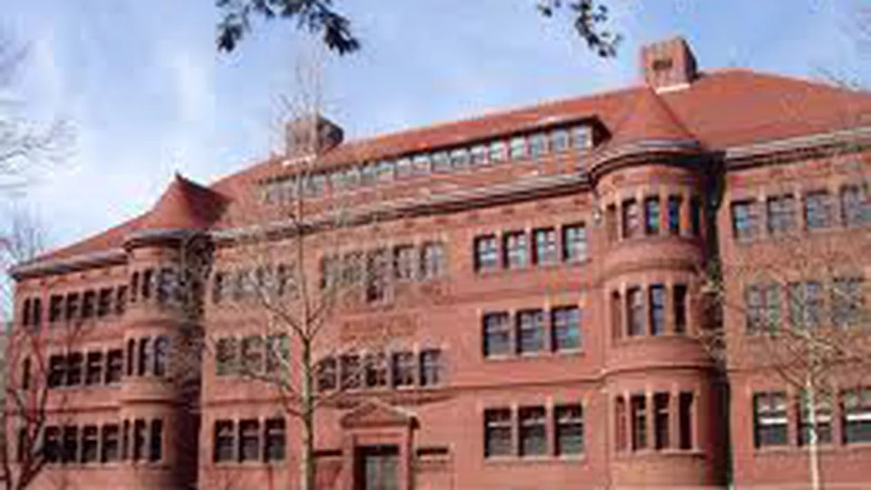 Alertă cu bombă la Universitatea Harvard: Patru clădiri au fost evacuate