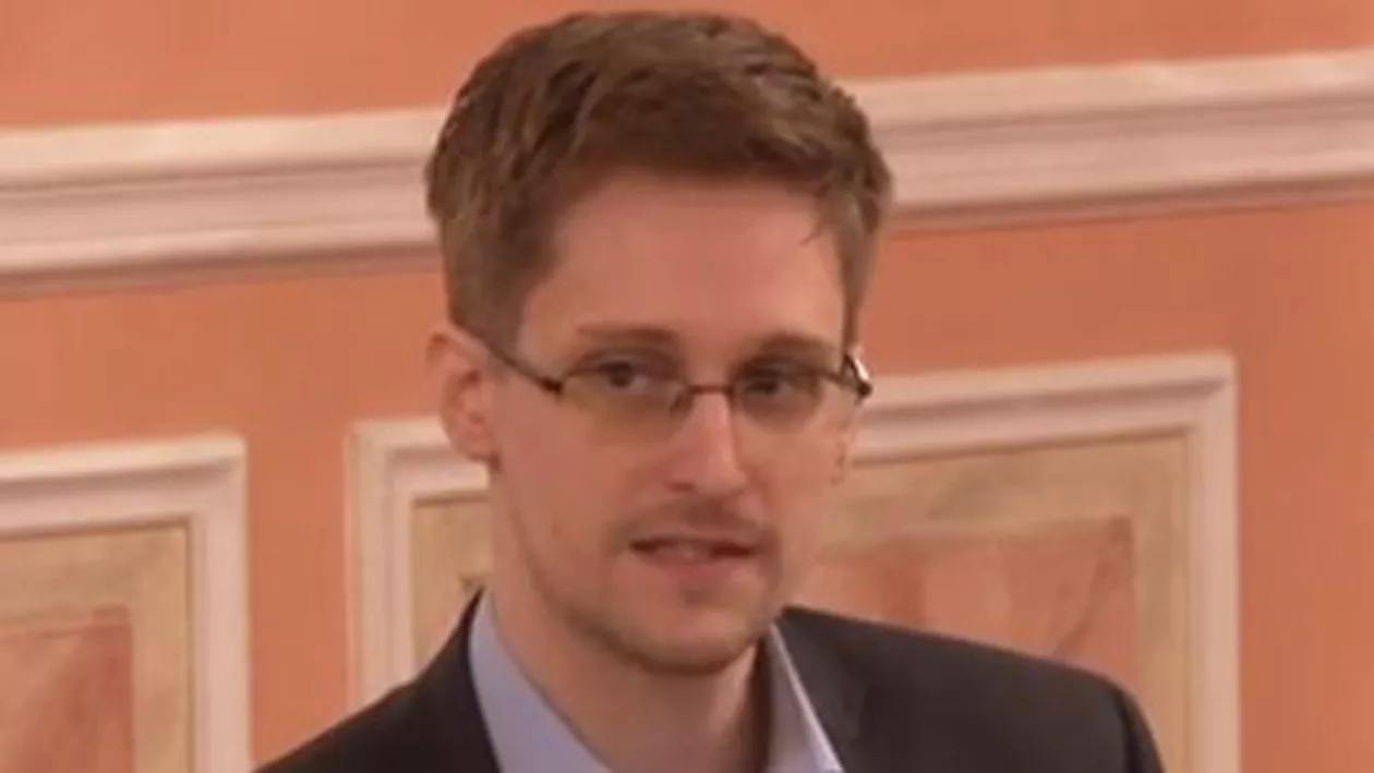 Casa Albă respinge posibilitatea iniţierii de negocieri cu Edward Snowden
