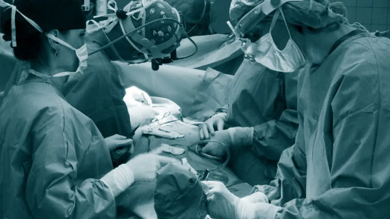 Medici chinezi au salvat braţul retezat al unui pacient conectându-l la gleznă, înainte de reataşare