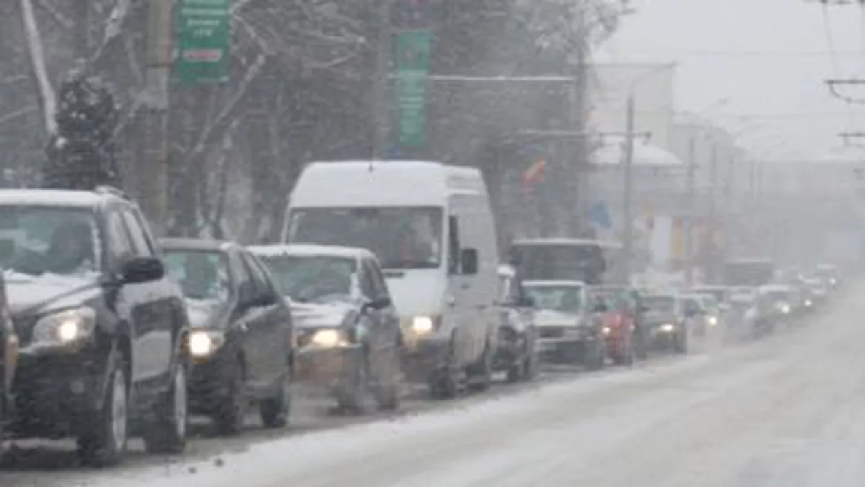 Constanța: Accident rutier între un microbuz și o mașină, cauzat de ceața densă și de polei