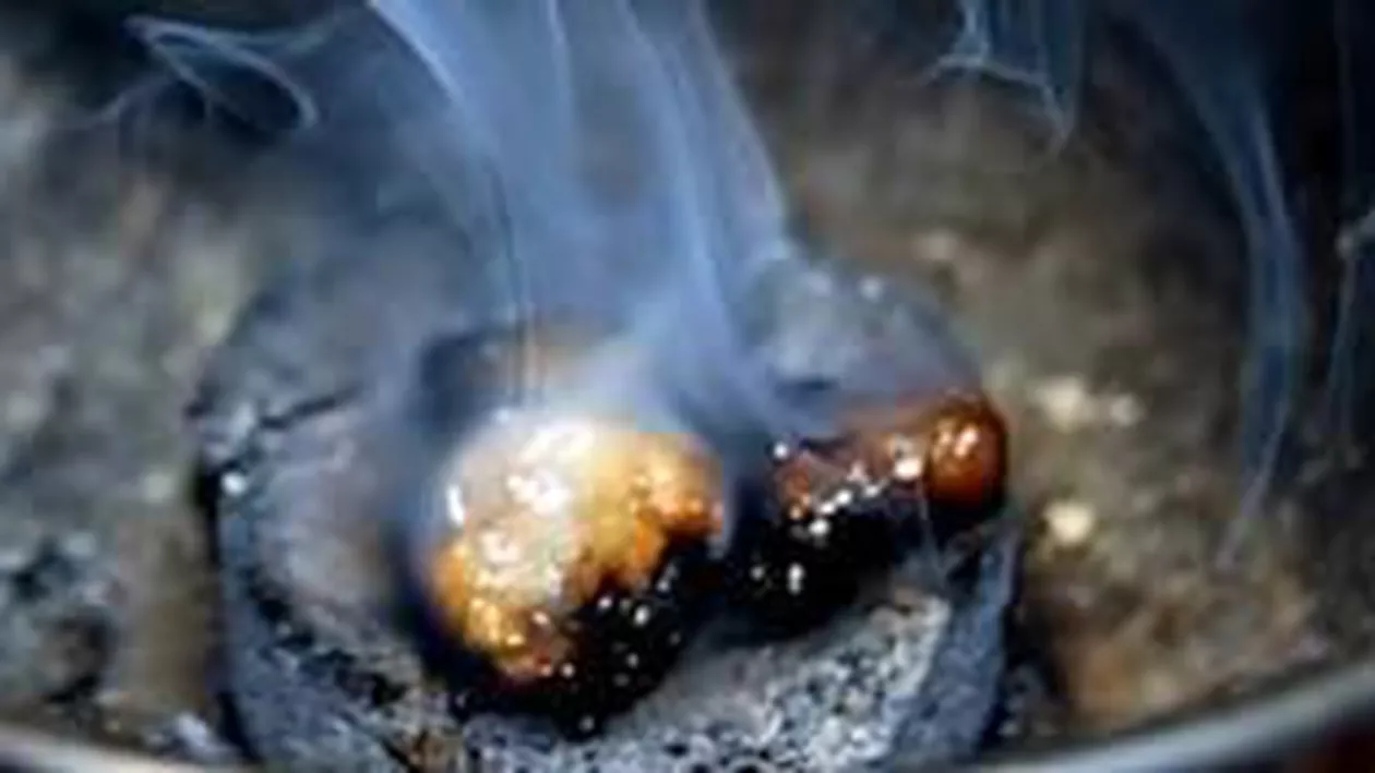 Studiu: Tămâia poate combate cancerul ovarian