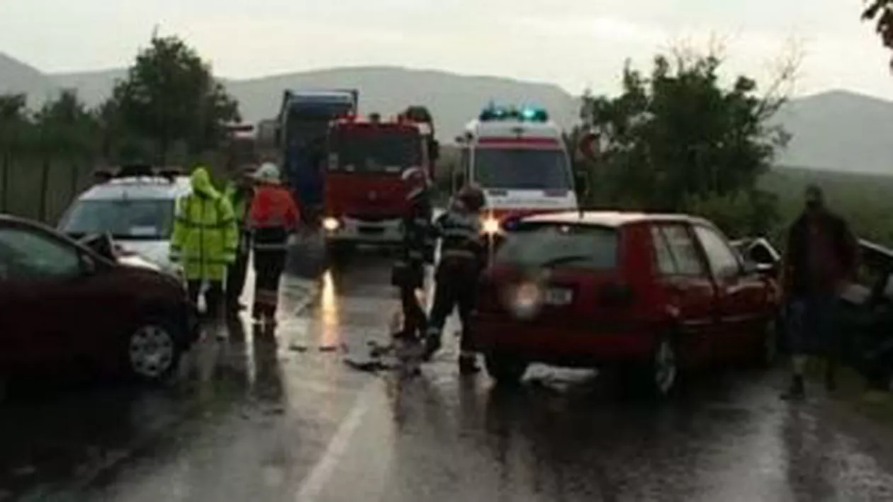 Vaslui: Un șofer băut a cauzat ciocnirea a patru mașini și, astfel, rănirea a patru persoane