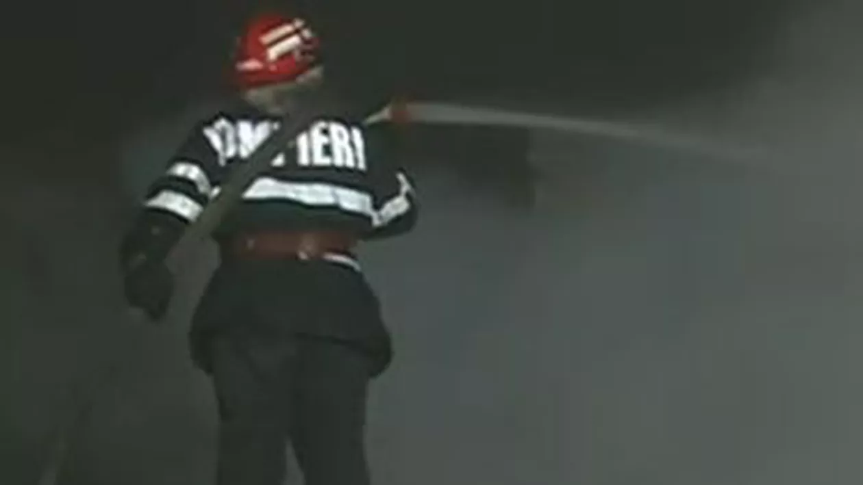 Incendiu puternic în București: Proprietarii casei susțin că focul a fost pus intenționat (VIDEO)
