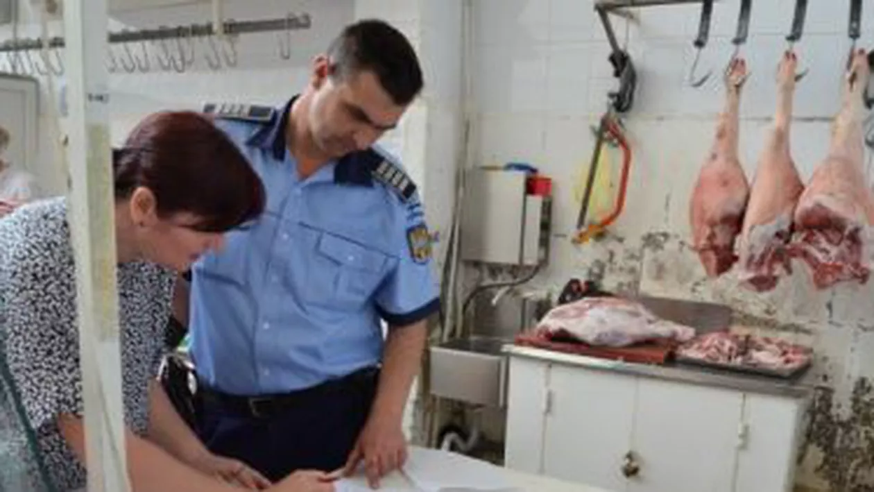 Produse din carne, confiscate: Comercianții au fost amendați cu un milion lei