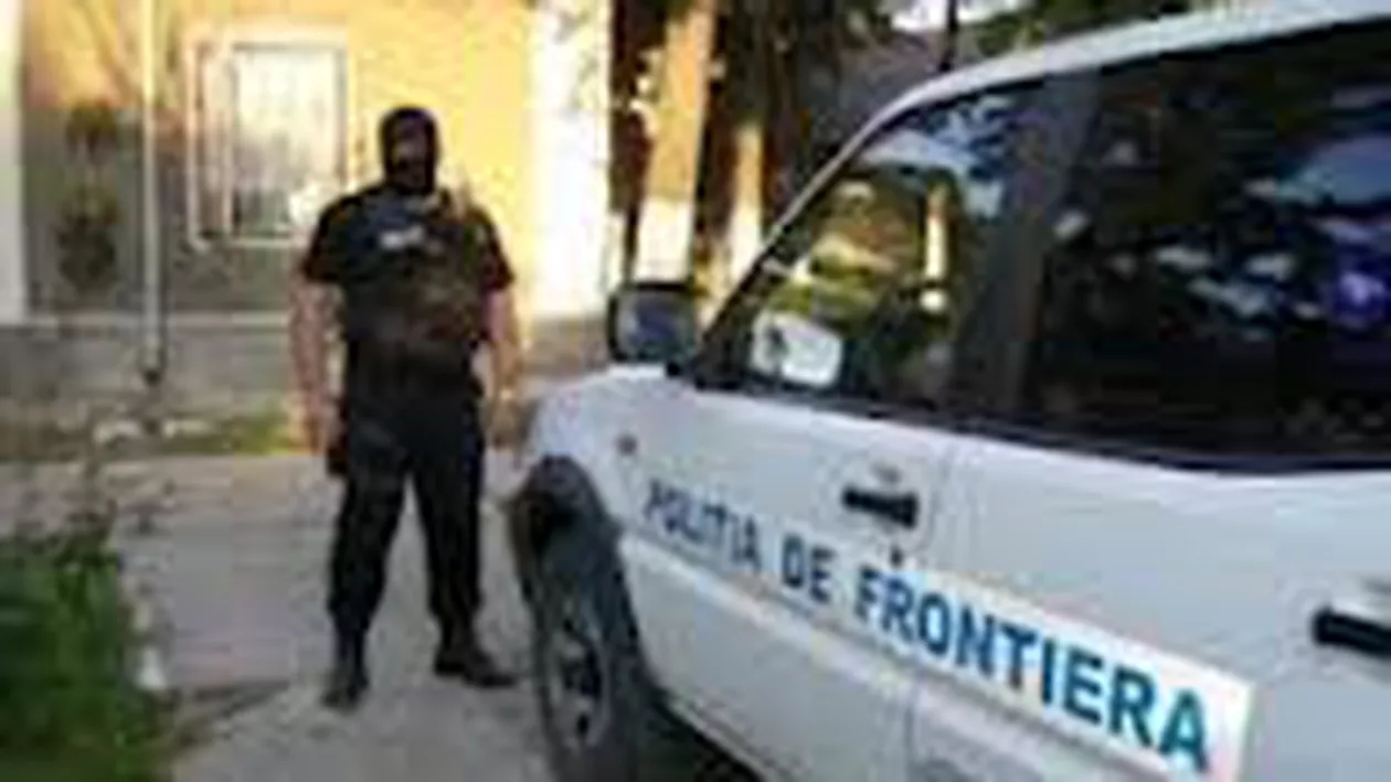 Dolj: Şapte sirieni, prinşi când încercau să intre în ţară, ascunşi în plafonul unei autoutilitare