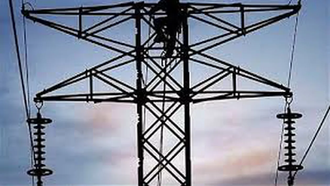 Peste 500.000 de locuinţe sunt în continuare fără electricitate în SUA şi Canada