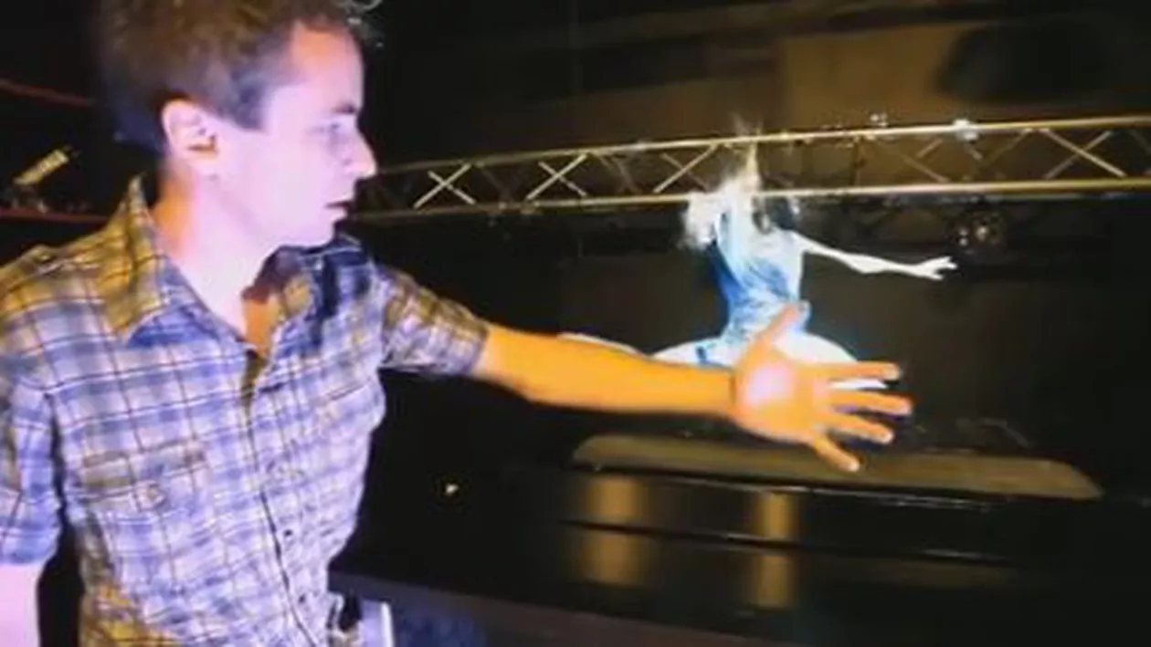 O companie poloneză va realiza telefonul cu hologramă: Află când va fi lansat (VIDEO)