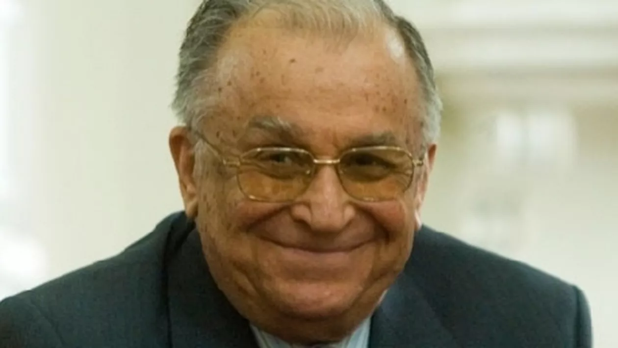 Traian Băsescu i-a trimis lui Ion Iliescu un buchet de trandafiri albi, de ziua onomastică