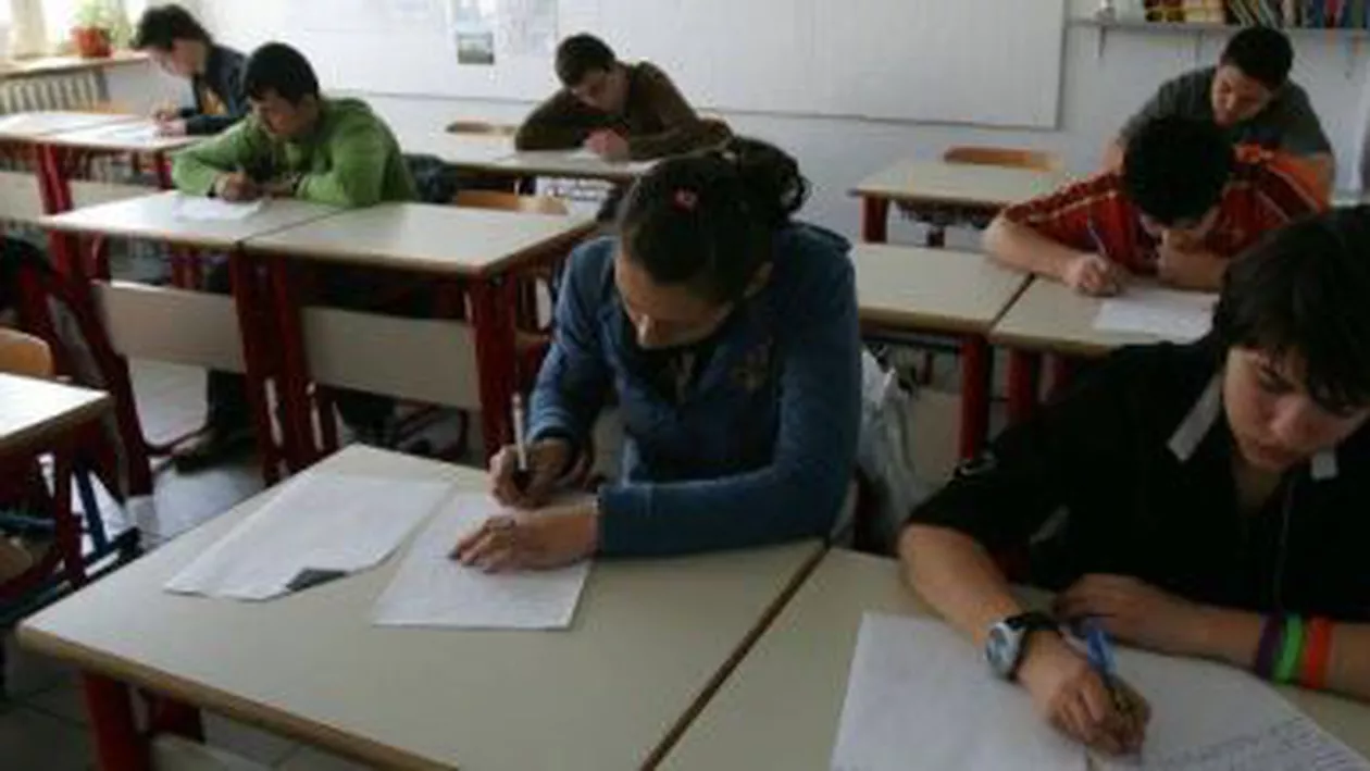 Apartament oferit de primarul din Botoșani, prin tragere la sorți, elevilor de liceu care termină anul școlar cu cel puțin media 9