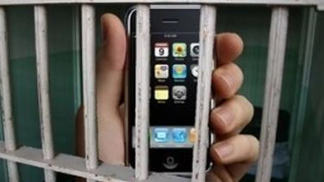 Patru deținuți ai Penitenciarului din Slobozia, acuzați de înșelăciuni prin telefon