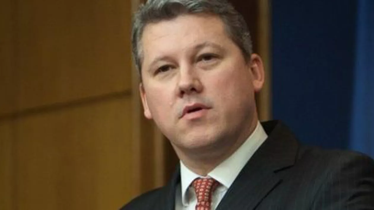 Cătălin Predoiu face plângere penală pe numele miniştrilor Stroe, Mănescu şi Nicolăescu, în cazul accidentului aviatic