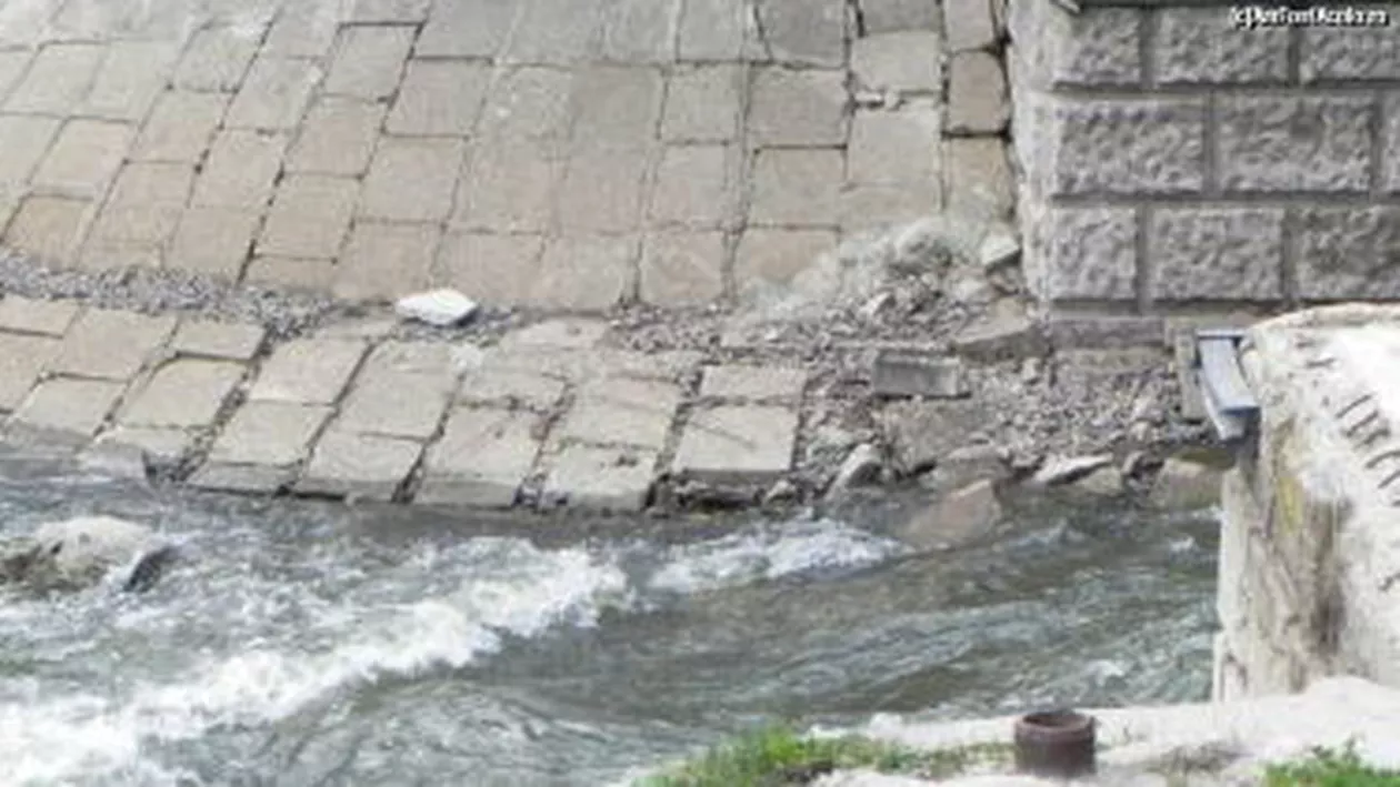 O femeie a murit după ce s-a aruncat de pe Podul Colentina