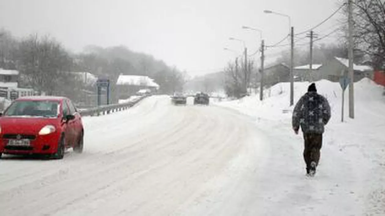 Peste 16.000 de locuinţe din Argeş, fără curent electric din cauza viscolului