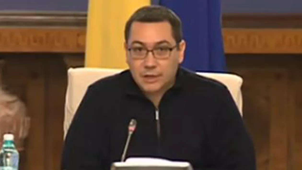 Victor Ponta, la comandamentul de iarnă: Nu există grupuri importante de persoane blocate pe drumuri. Rog oamenii să nu folosească autovehiculele (VIDEO)